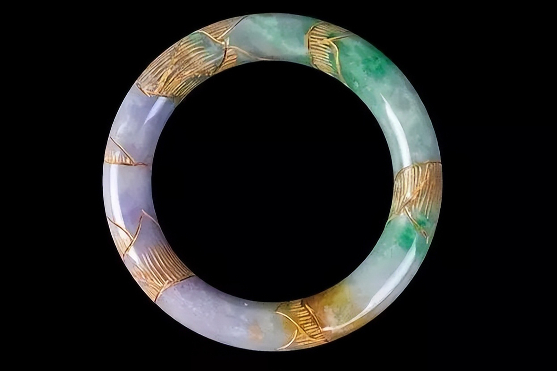 清朝时期慈禧太后珍藏的铸金五彩翡翠手镯是稀世珍宝