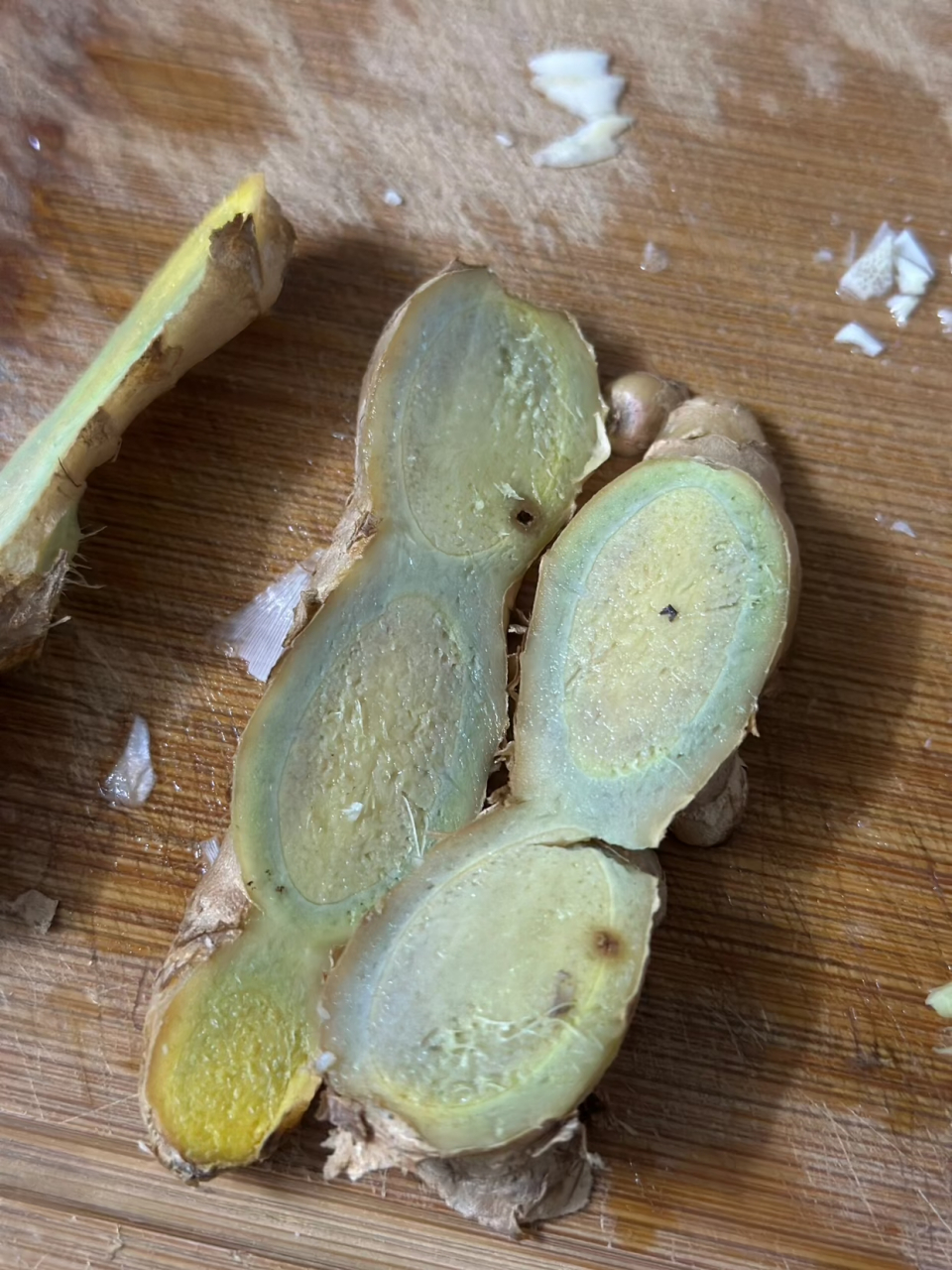 刚买的生姜,是不是坏了