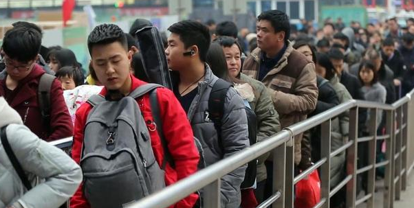 激动心情难平静!全国大学生迎暑假:不只是回家那么简单