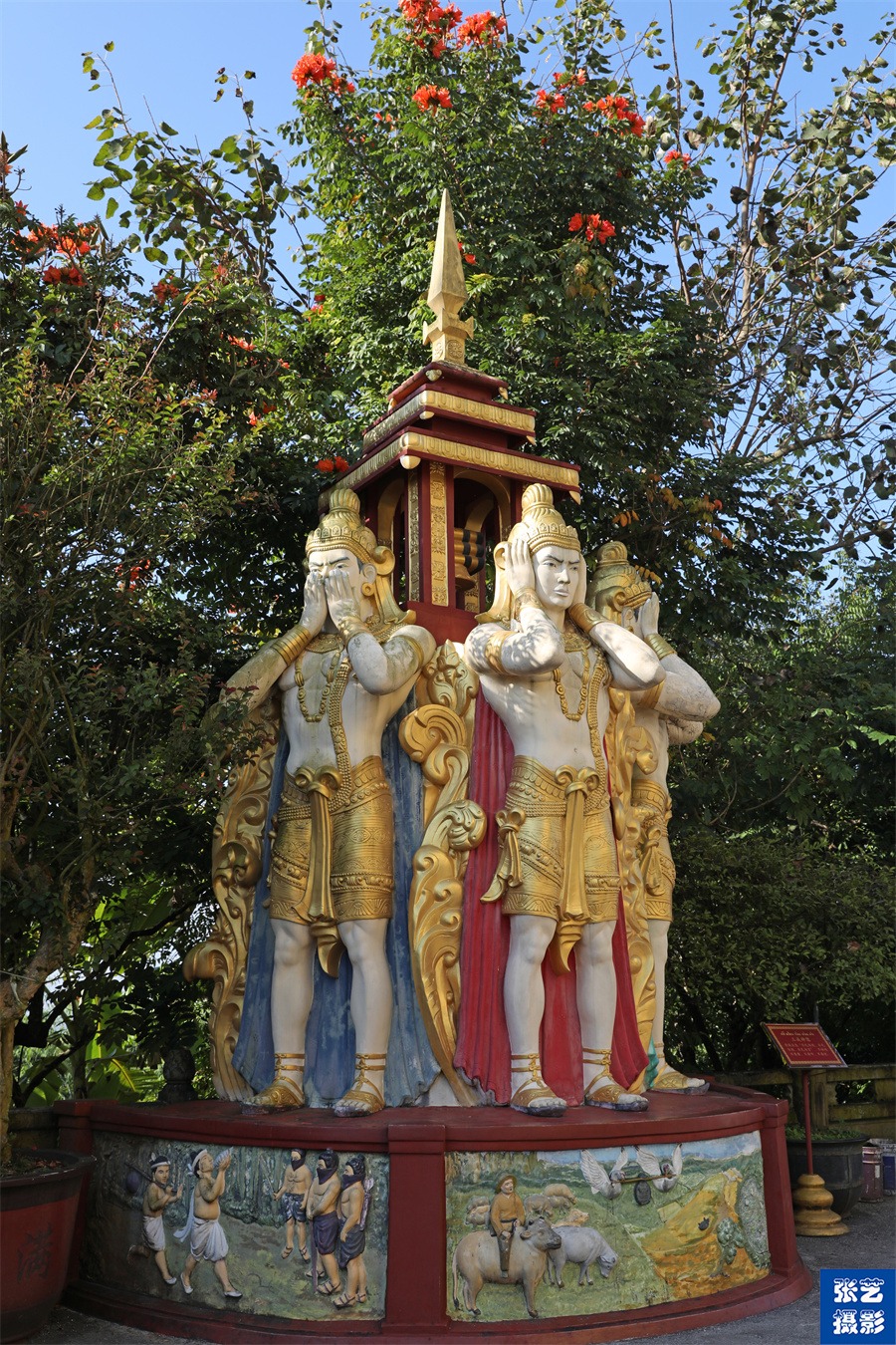 云南德宏芒市:亚洲最大空心佛塔勐焕大金塔,感受迷人的傣族风情