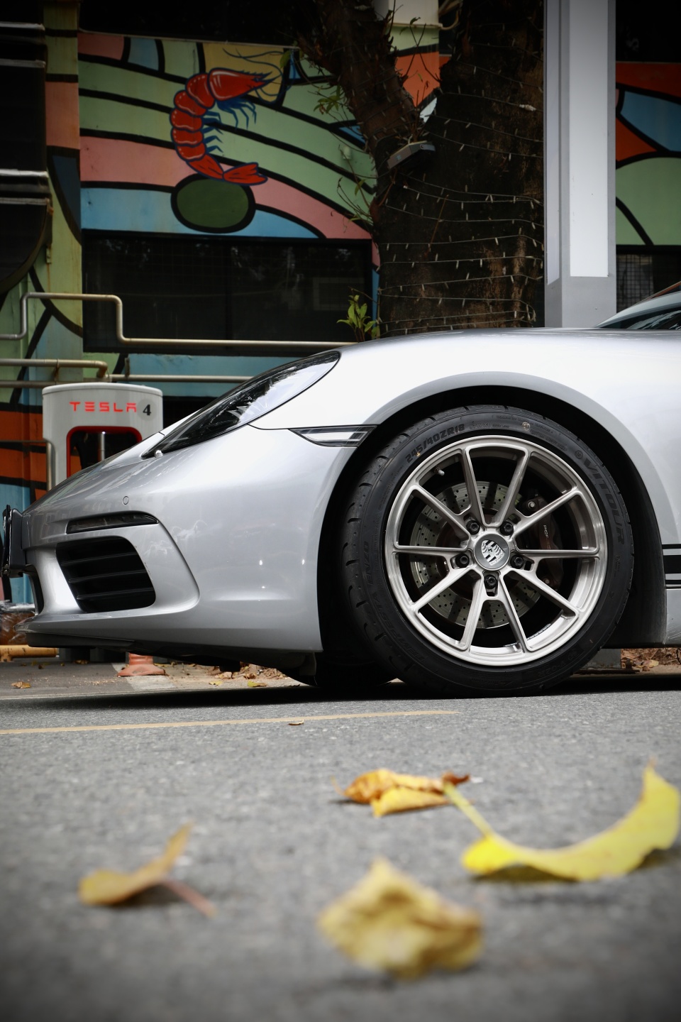 百炼羽锻造轮毂|保时捷718换"新鞋",操控 1,姿态 111!