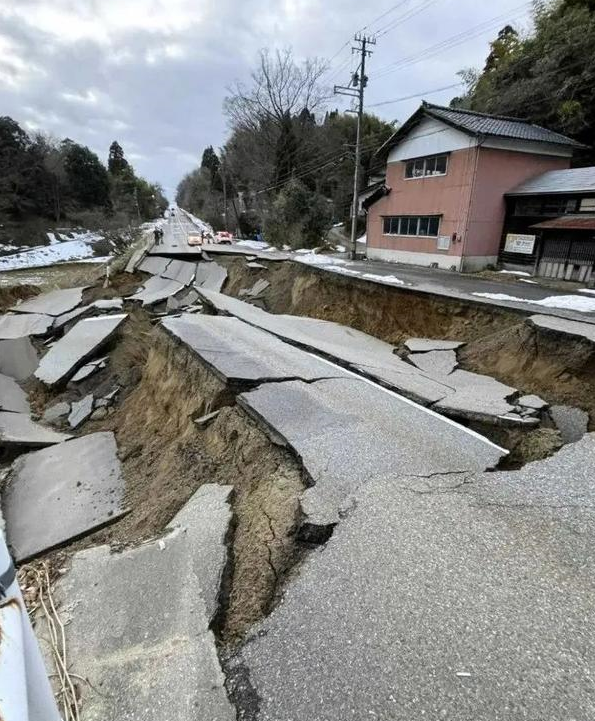 日本76级地震后,灾区现场真实画面,已造成12人死亡