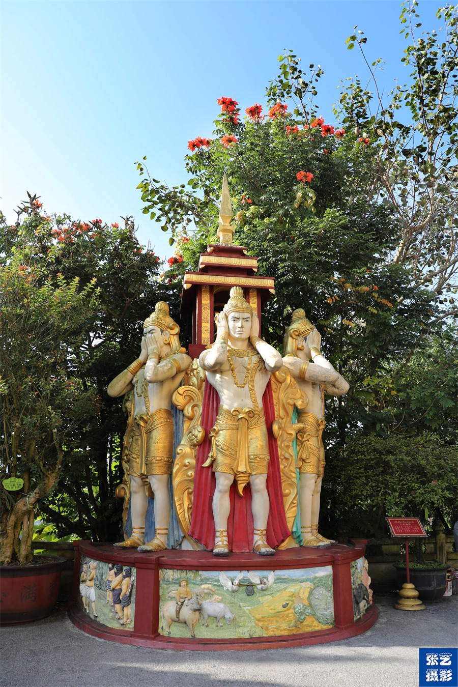 云南德宏芒市:亚洲最大空心佛塔勐焕大金塔,感受迷人的傣族风情