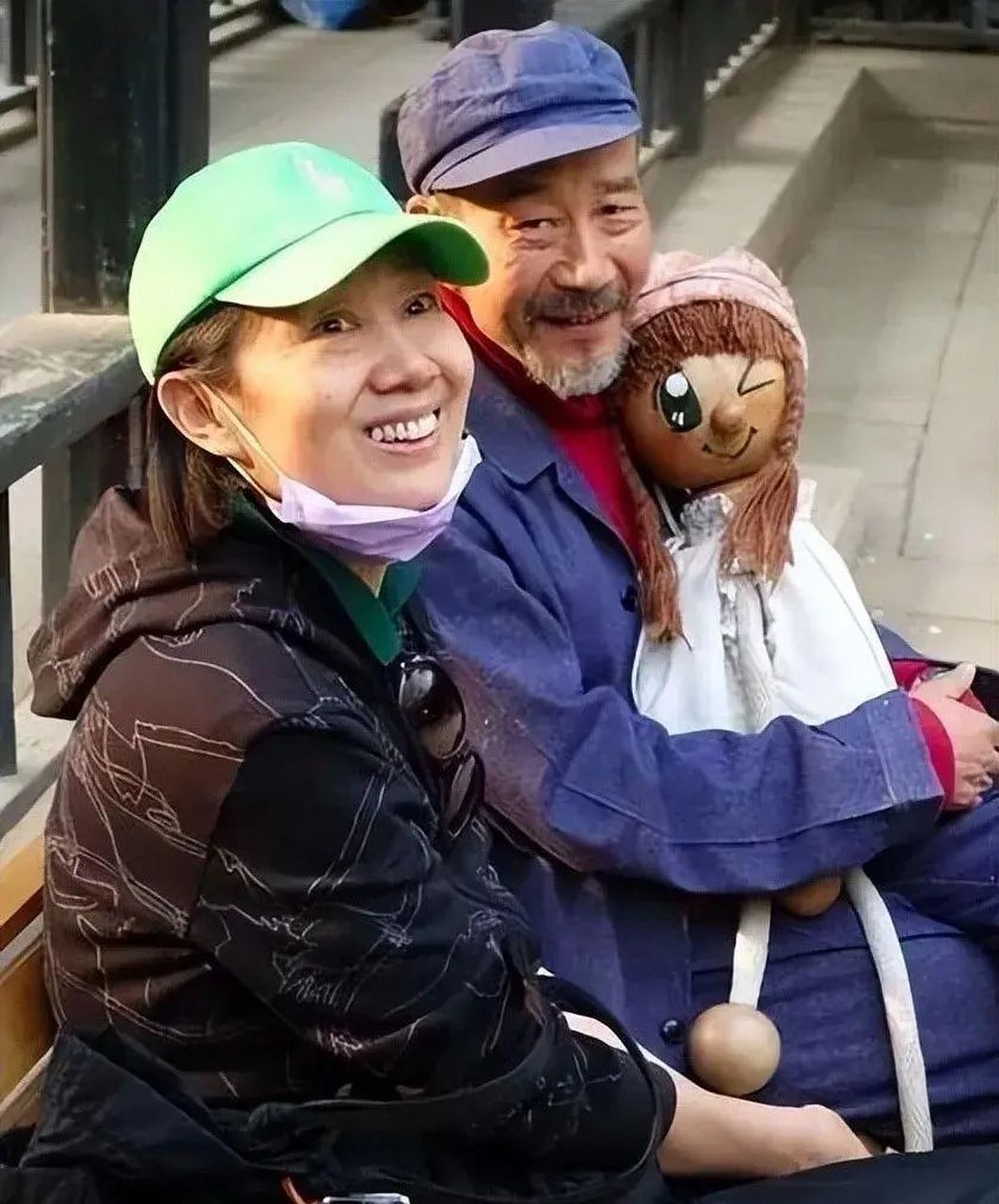 69岁老戏骨李雪健的妻子是于海丹,她默默支持老公40年,是李雪健成功