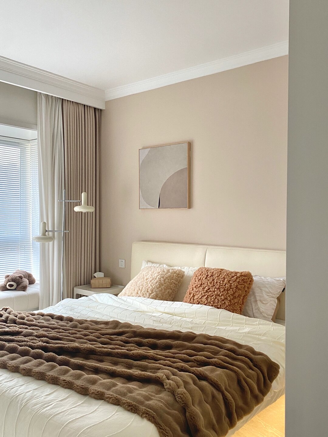 卧室墙面刷什么颜色的漆好看房间石膏线效果图卧室石膏线房间刷什么