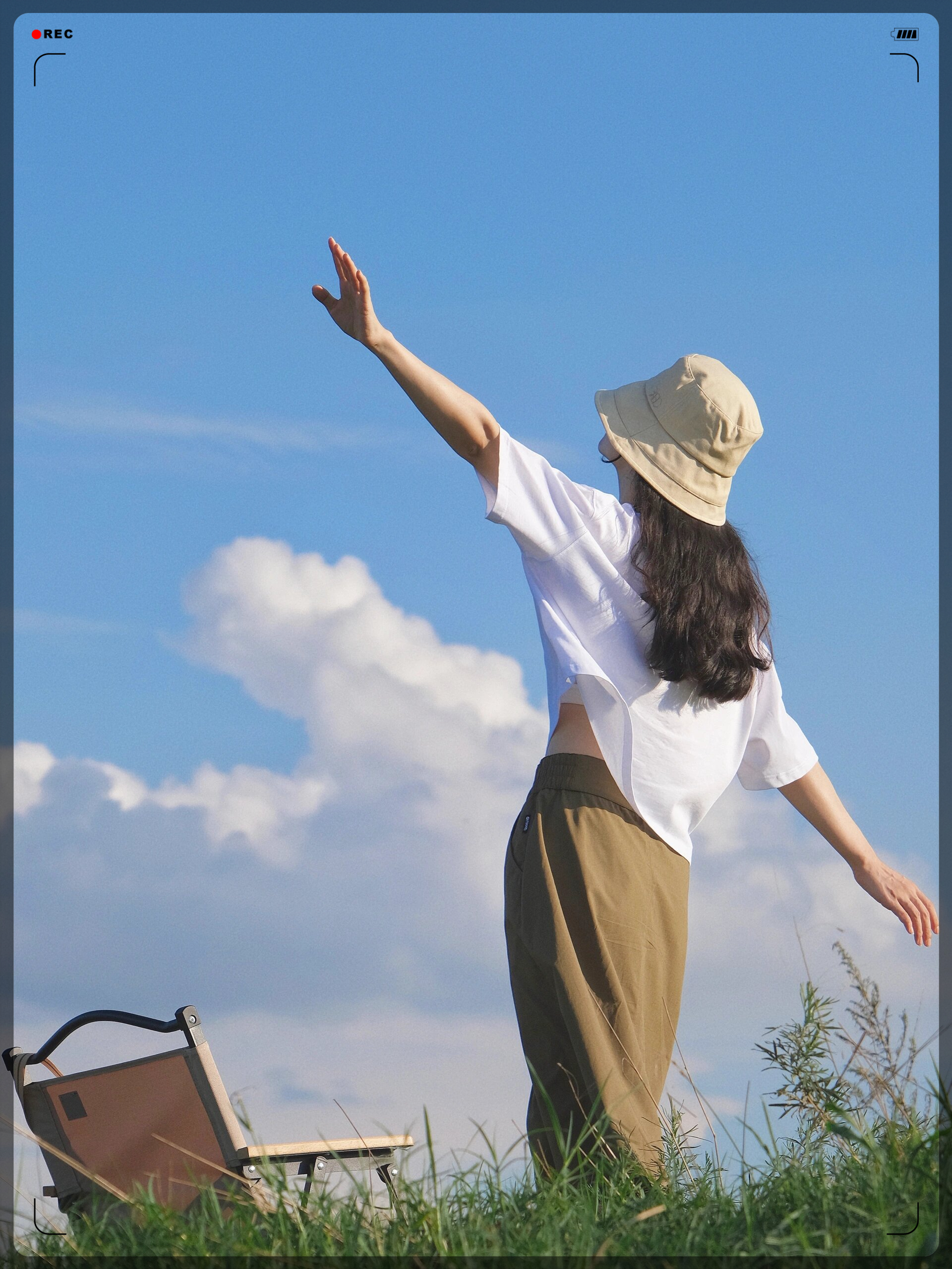 户外拍照果然动作越大越出片哇