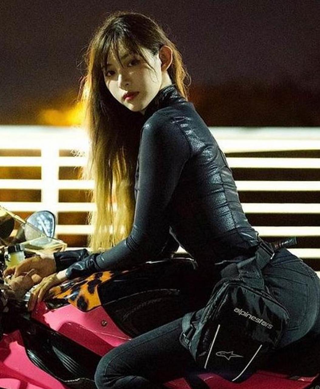 痞幼谈内衣照事件# 机车女神痞幼谈论多年前发的内衣照事件,称因为