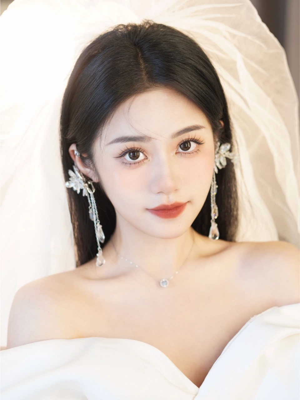 白开水妆容  你像是我在人间发现的宝藏 干净质感底妆突显元气少女感