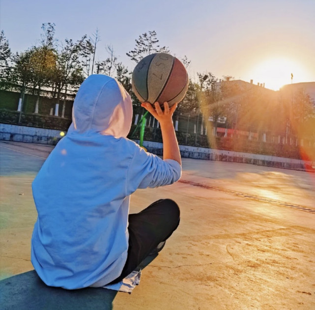 学篮球能给孩子带来什么好处