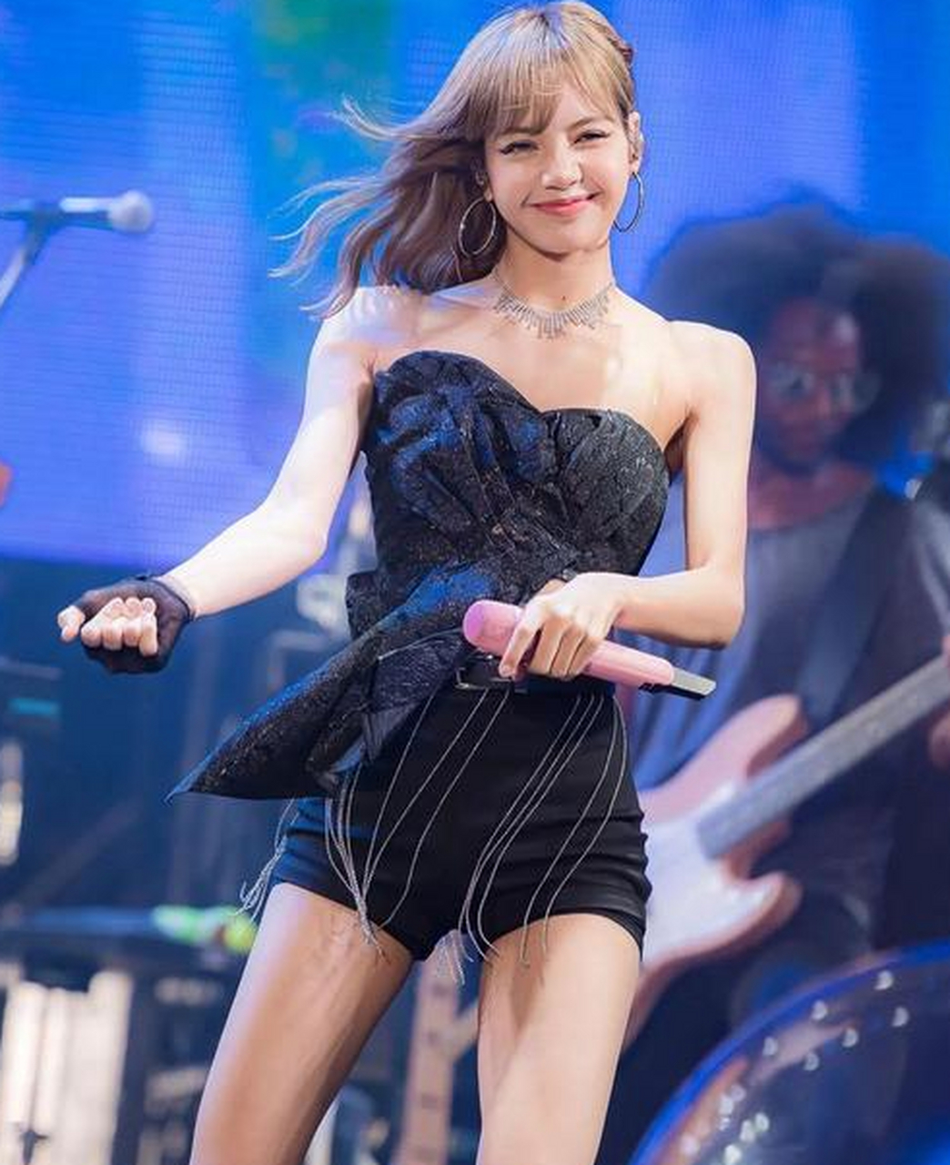 lisa,身高166.5厘米,体重44.7公斤,宛如精灵.