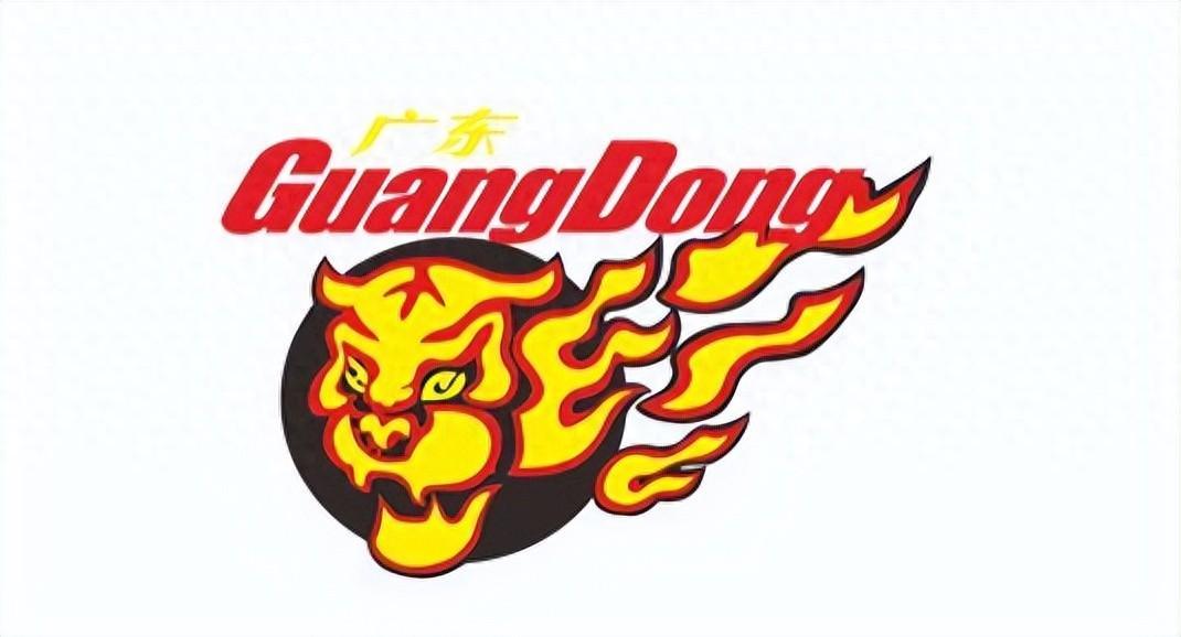 广东宏远队球迷索签名,引发社会热议