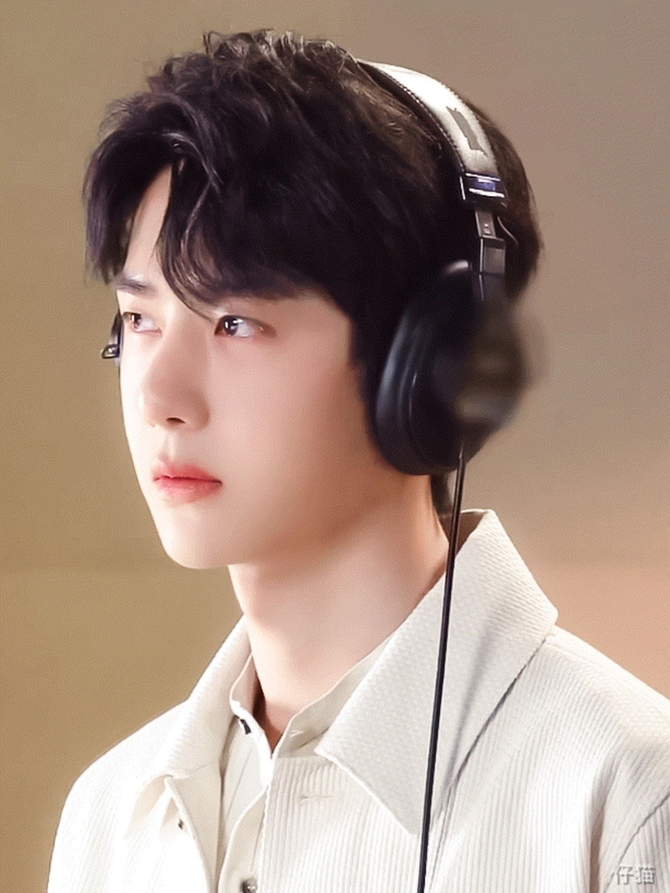 好伟大的一张脸  清纯又不失坚毅  #王一博# 2024两岸跨年歌曲《明天