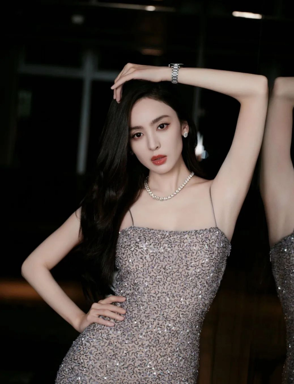 谁懂啊,古力娜扎的杀伤力到底有多大!  娜扎最近开挂了吗!