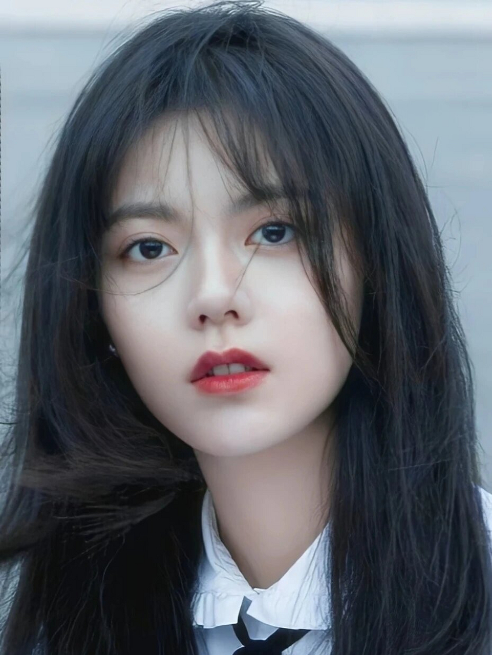 赵今麦的美貌与才华 赵今麦的美貌,犹如夏日里独具魅力的星星,让人