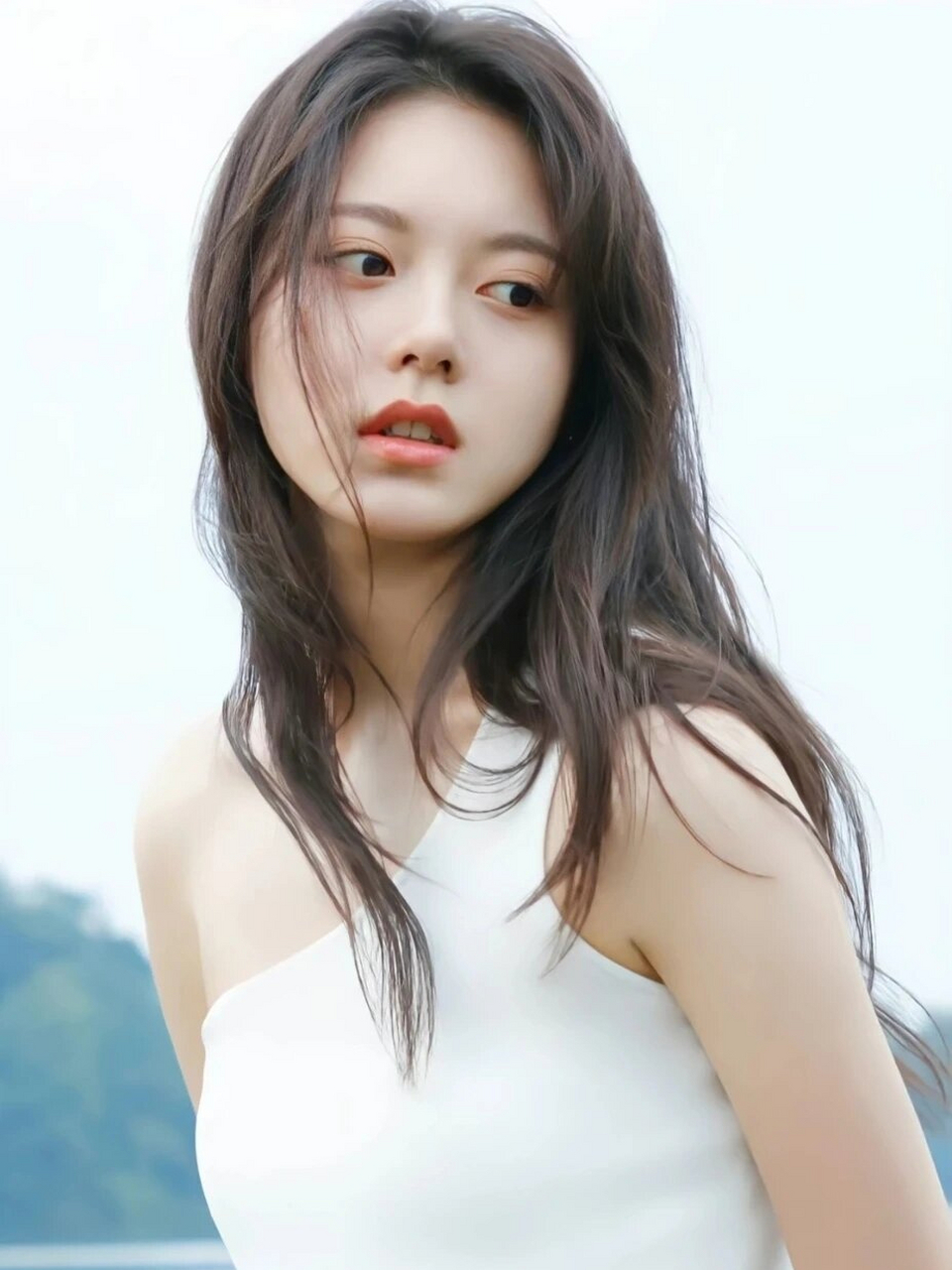 赵今麦季型分析 赵今麦的五官圆润,线条流畅,整体面部对比度较低,阴影