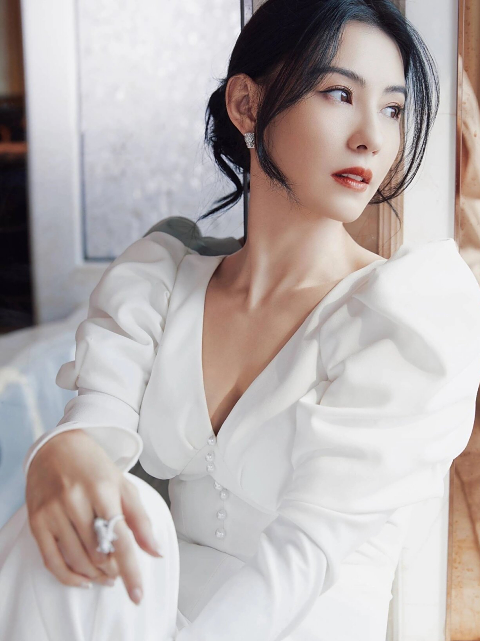 港风美女中最清纯的张柏芝 不得不说,就算她岁数大了,也依然很好看.