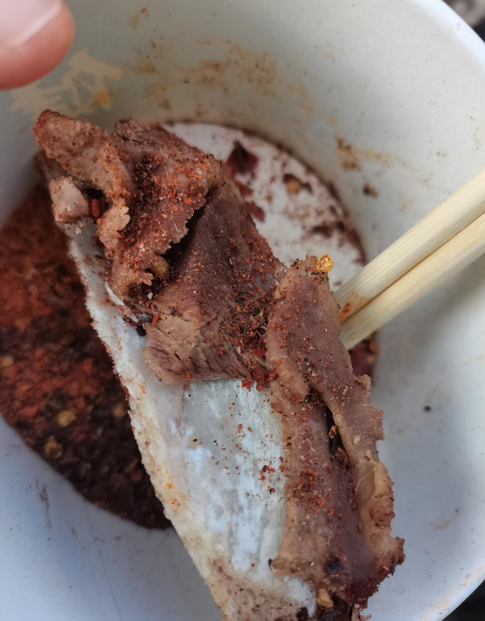 大凉山彝族的坨坨肉吃起来真香啊