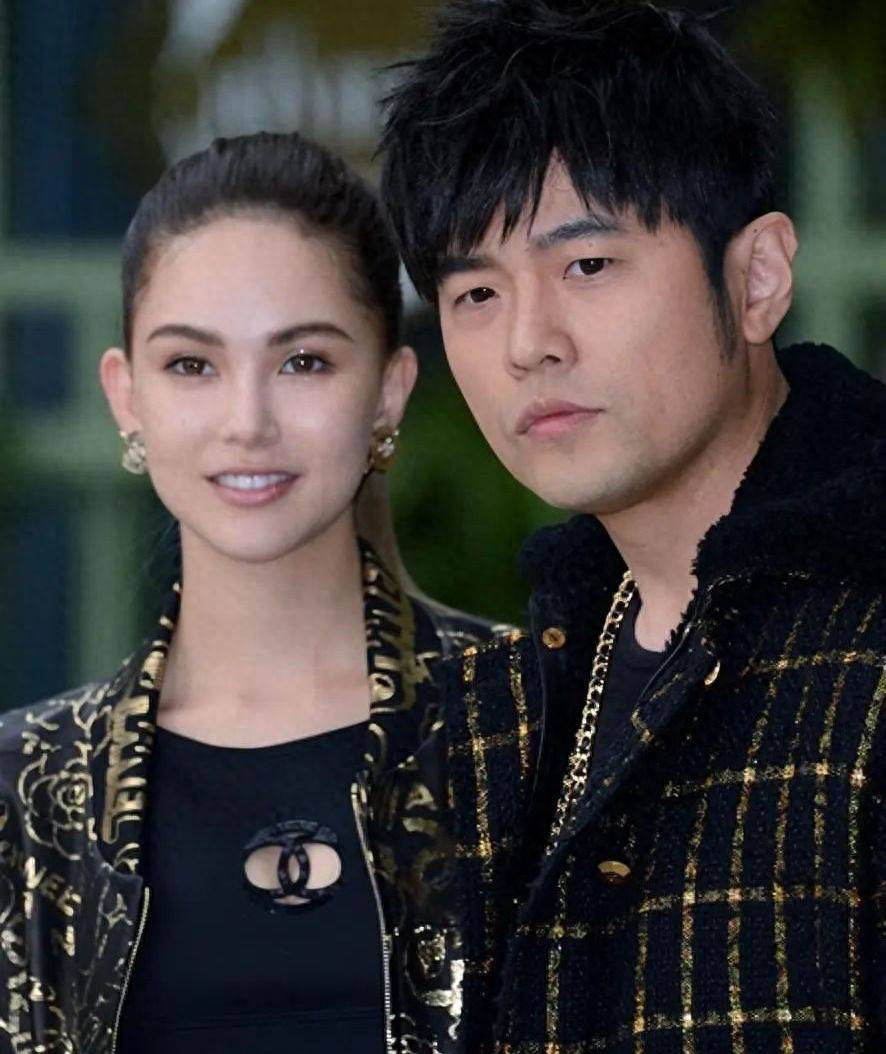 周杰伦被造谣出轨!本尊亲自回应怒晒2图力证清白,昆凌脸色不佳