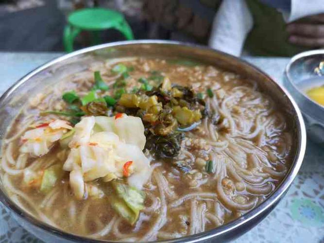 云南美食:普洱老仓醋米线