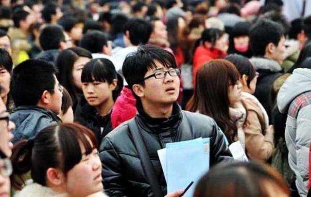 然而在大学里,很多人往往一迷茫,缺乏经验或过于追求某些表面的东西