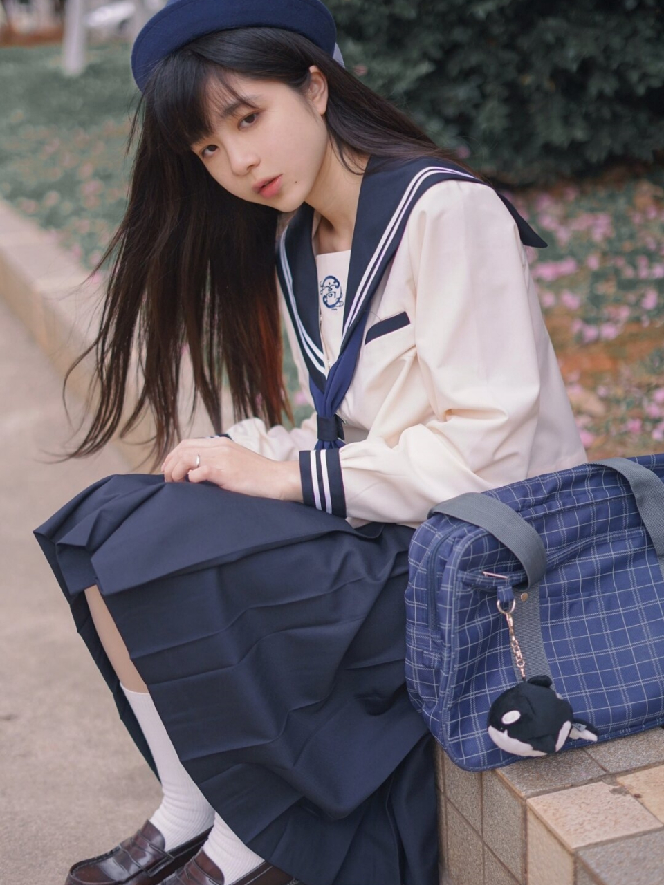 穿着jk制服,我感受到一种清纯与可爱的气息.