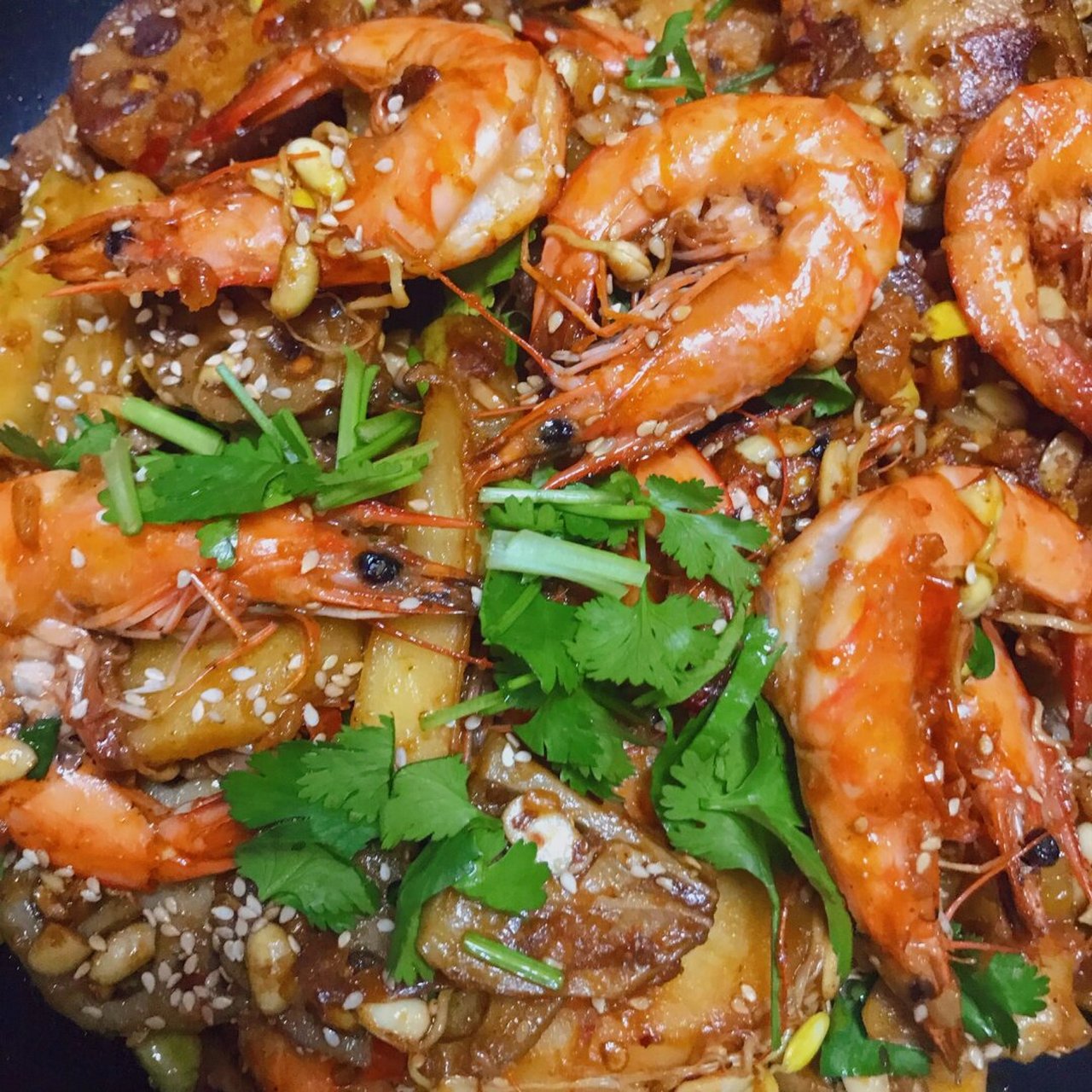 干锅虾,免油炸版,家常做法  干锅虾是一道家常菜,但有时油炸的版本