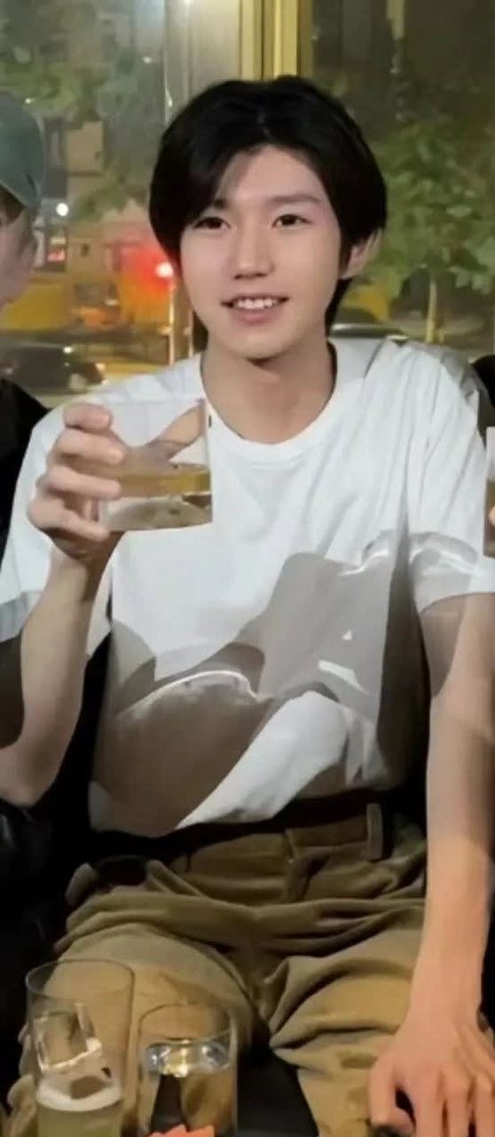 王源今年几岁了