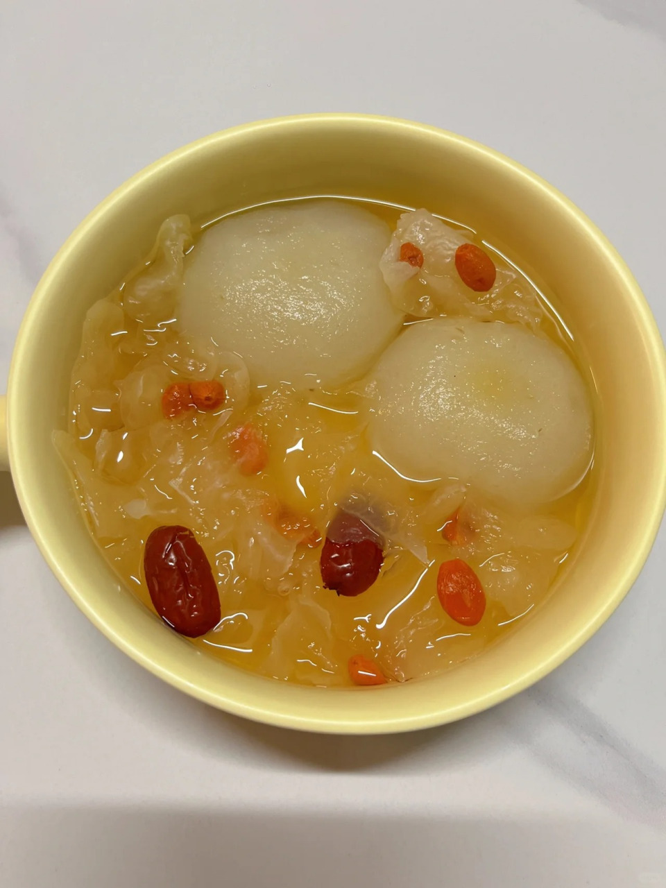 冬日暖胃美食合集#  养胃水果汤:  冰糖炖银耳雪梨红枣枸杞:滋阴润肺