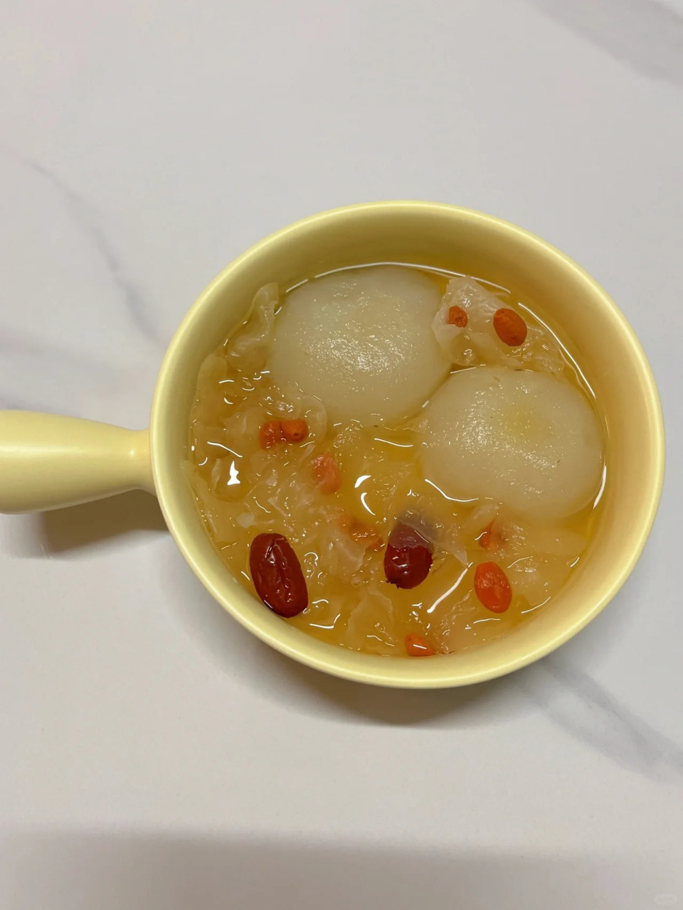 冬日暖胃美食合集#  养胃水果汤:  冰糖炖银耳雪梨红枣枸杞:滋阴确挝