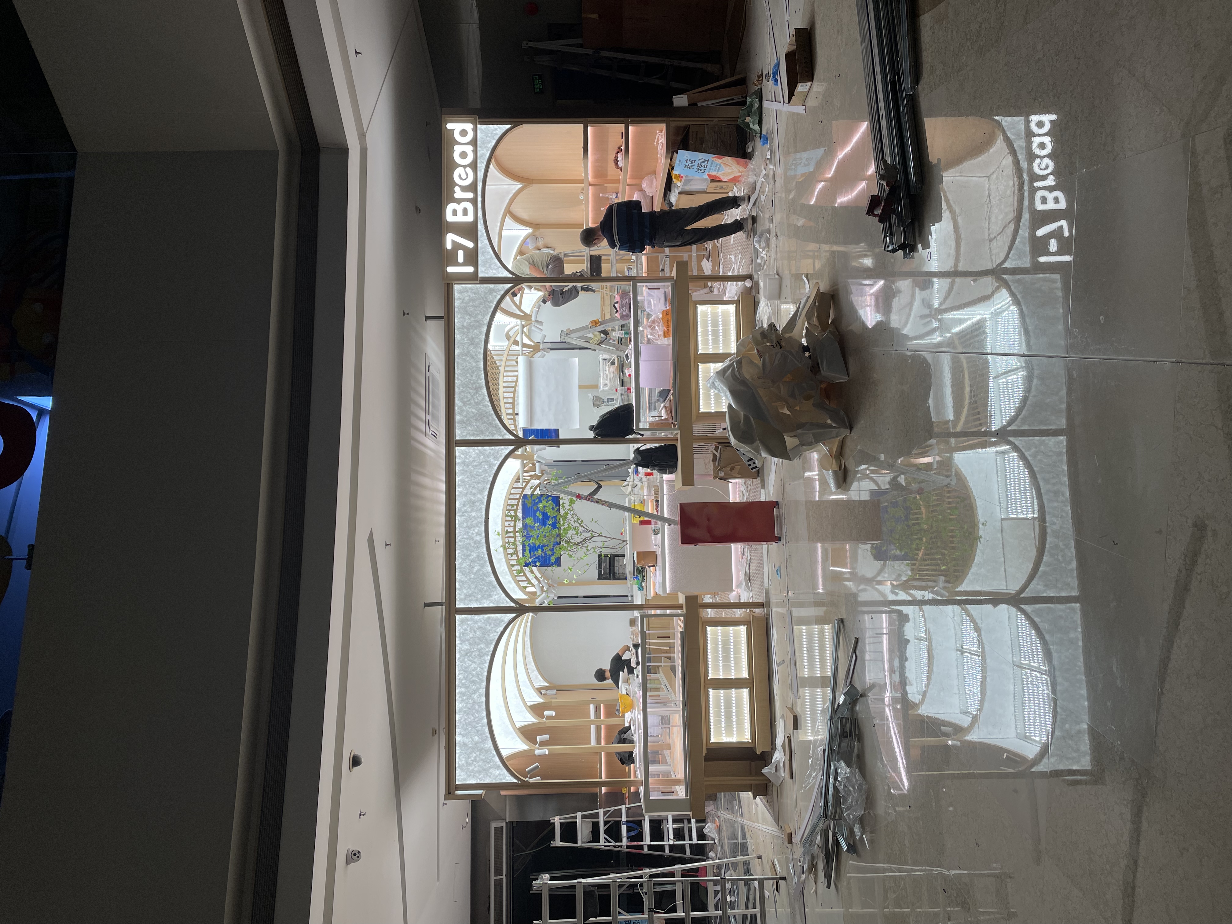 深圳喜荟城1-7bread面包店灯光设计:营造温馨氛围,提升顾客体验