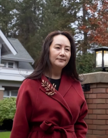 孟晚舟的优雅气质背后:简约之美,不凡之魂