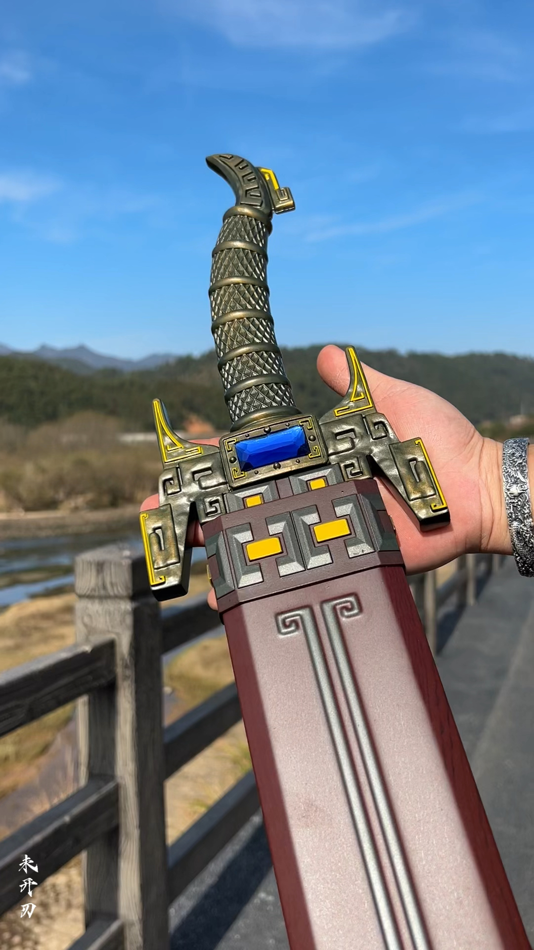 "鲨齿剑"高度还原它来了,真的太帅了,不愧是卫庄的妖剑!