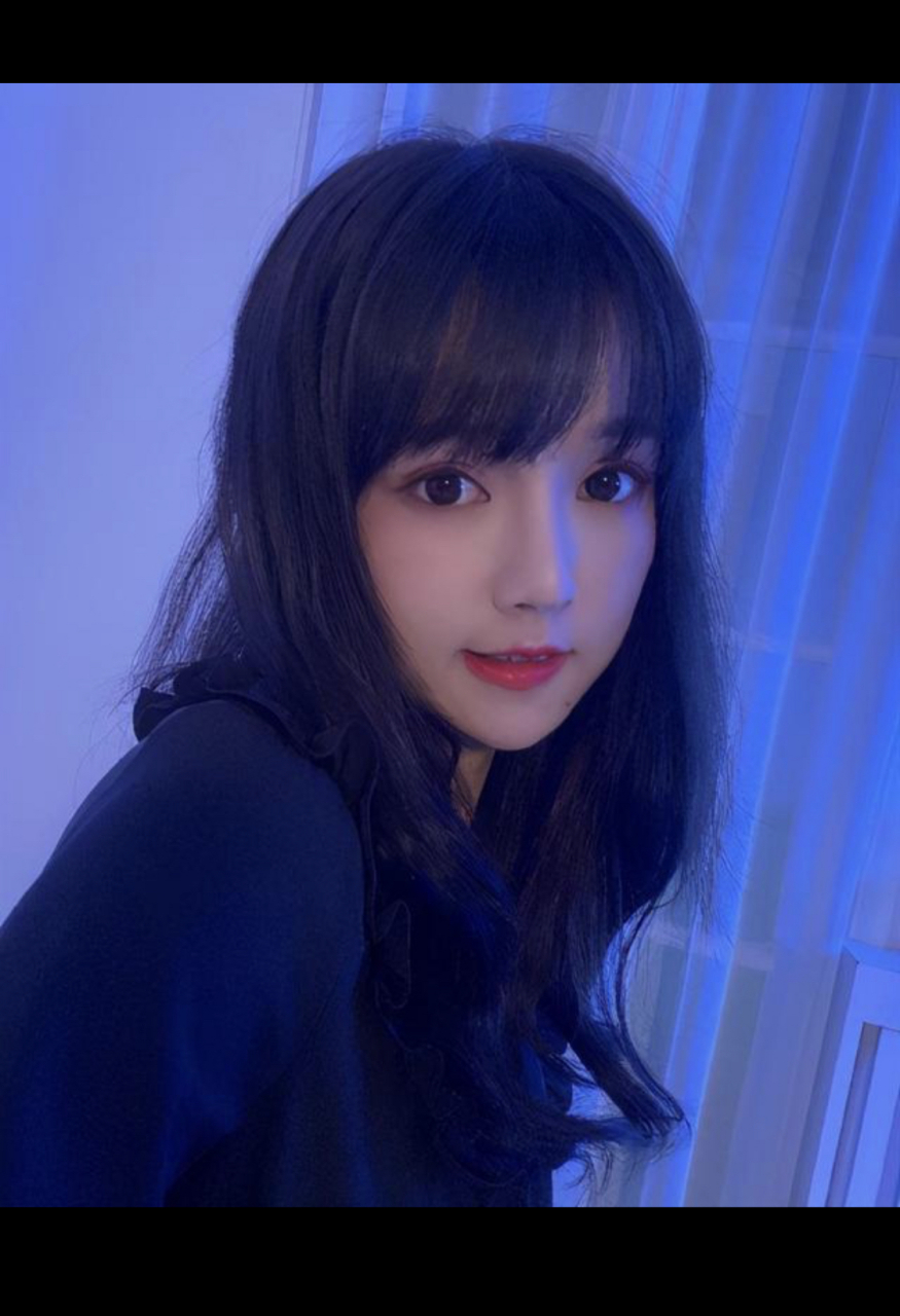 十大网红美女歌手  饭思思 饭思思,1993年出生于江西省,中国内地女