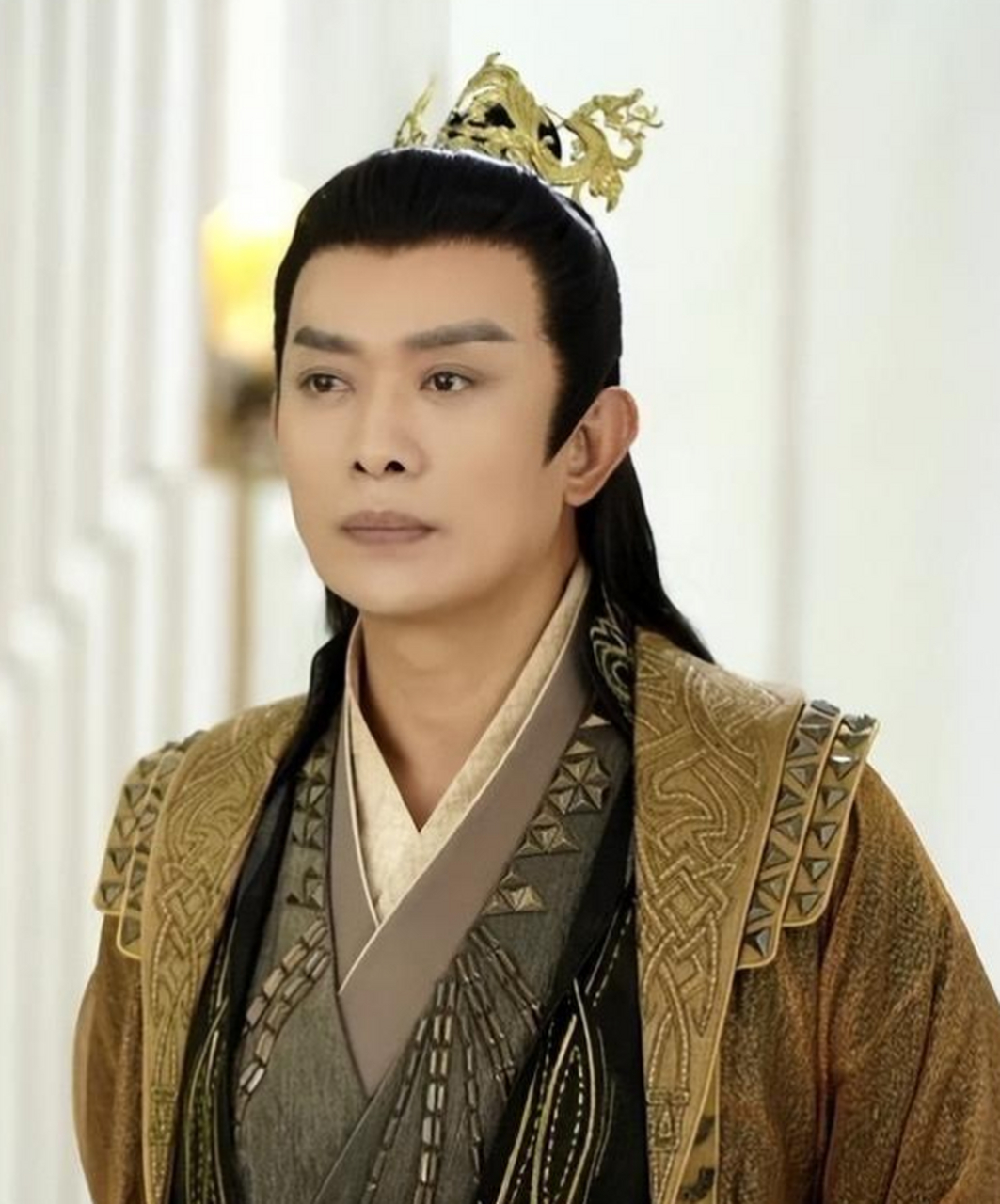 黄海冰是一位著名的男演员,被誉为"古装王子".