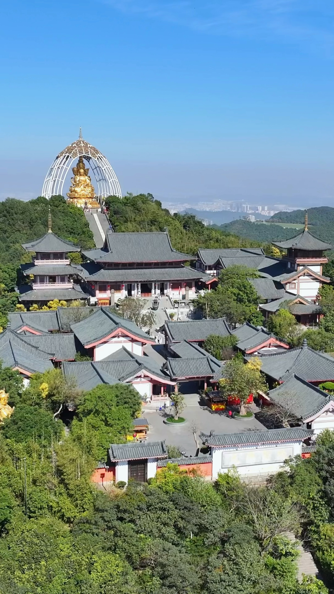 如果你觉得不顺心,那就来深圳大华兴寺祈福许愿吧!