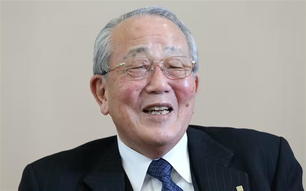 稻盛和夫: "钱的背后是事, 把事做到极致,钱自来; 事的背后是人, 把人