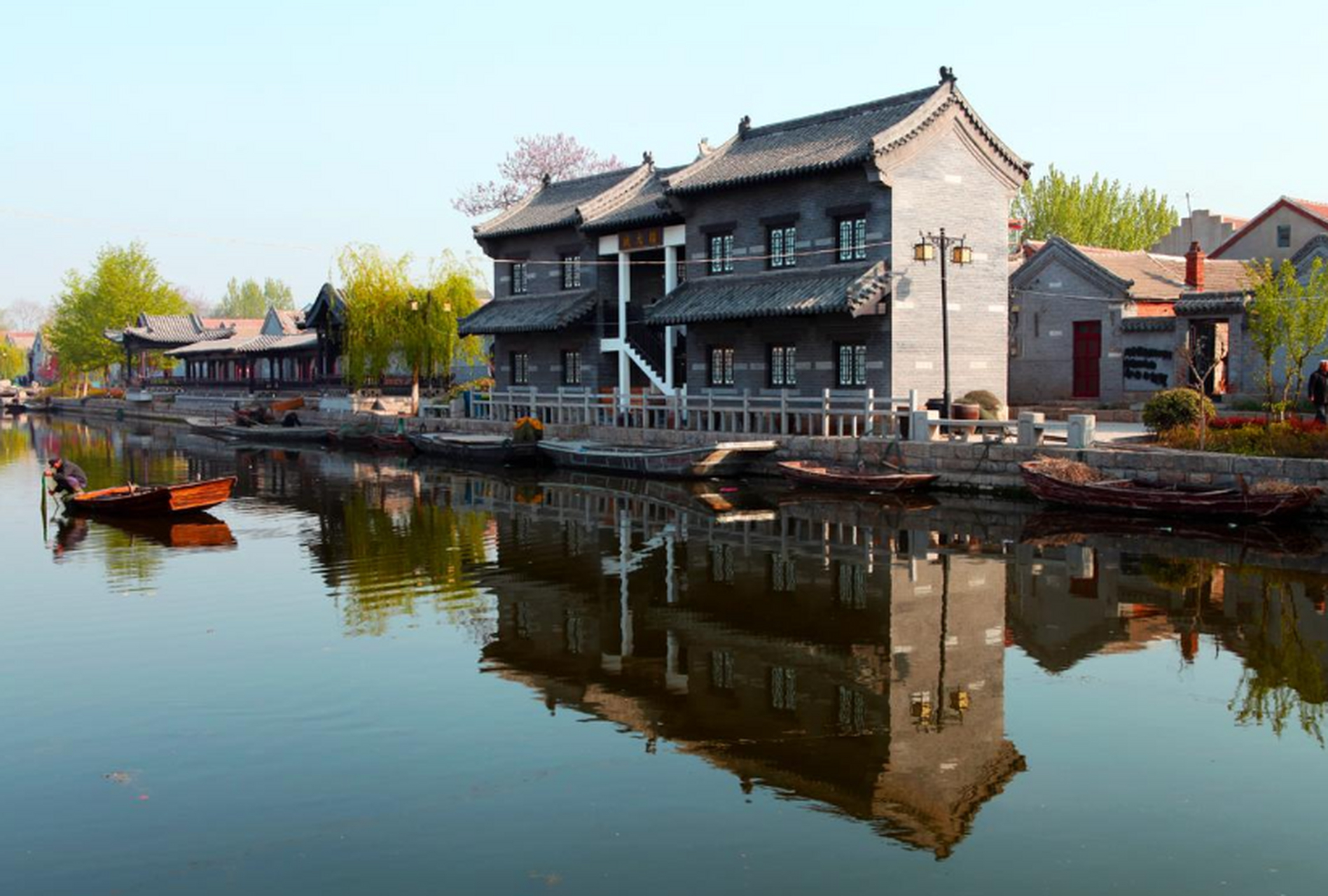 南阳古镇位于山东省微山县,历史悠久,文化底蕴深厚,拥有丰富的历史