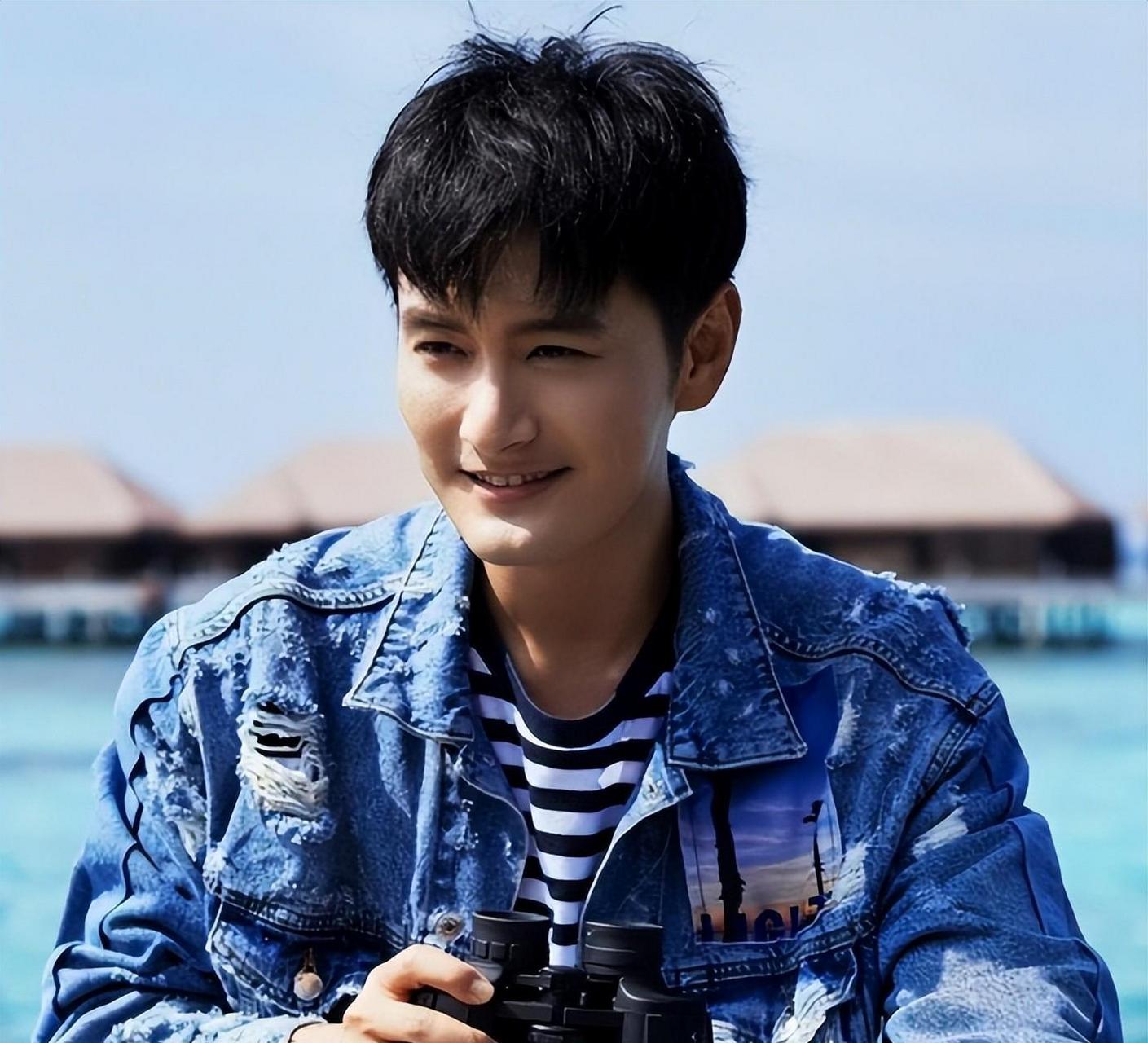 王媛可和王雨的感情源于军校时代的偶然相遇,两人结婚