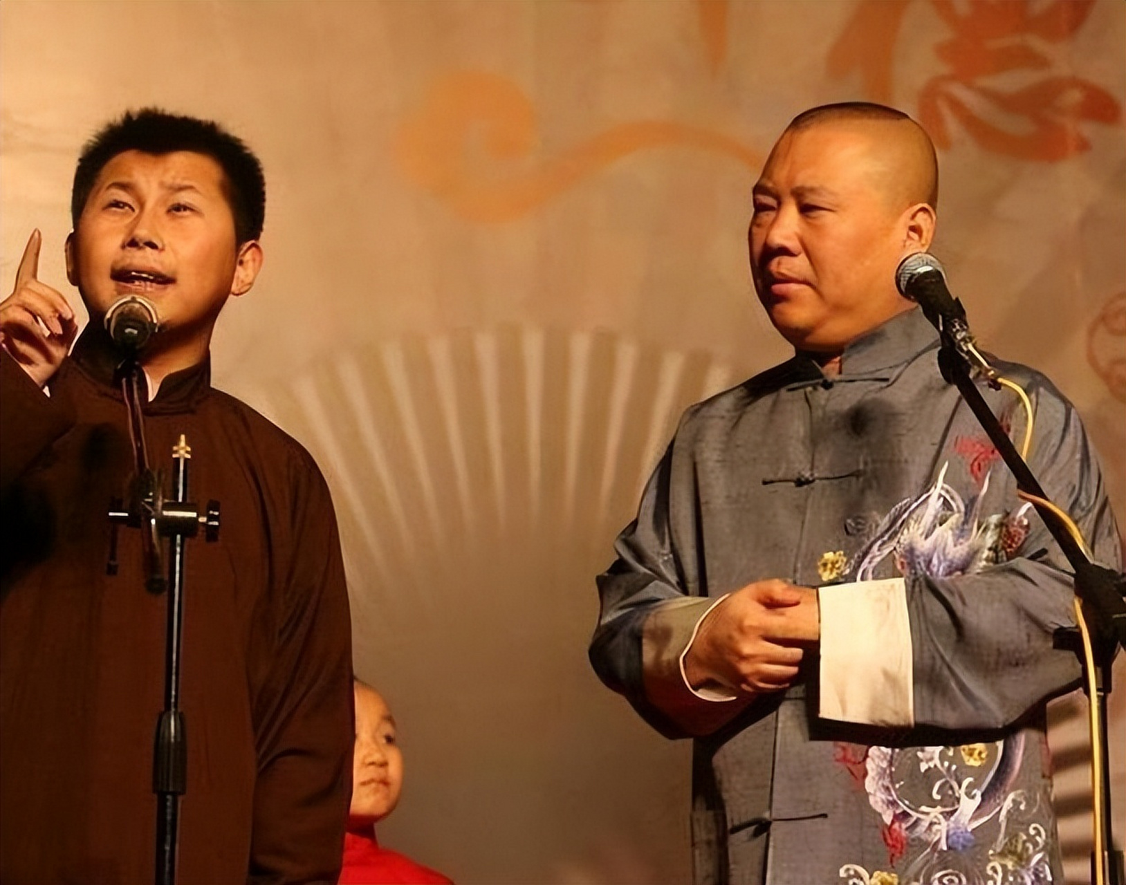 背叛师傅何云伟?和师父反目成仇!