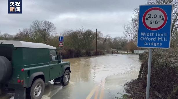 英国多地洪水 气象局连发三百多个预警