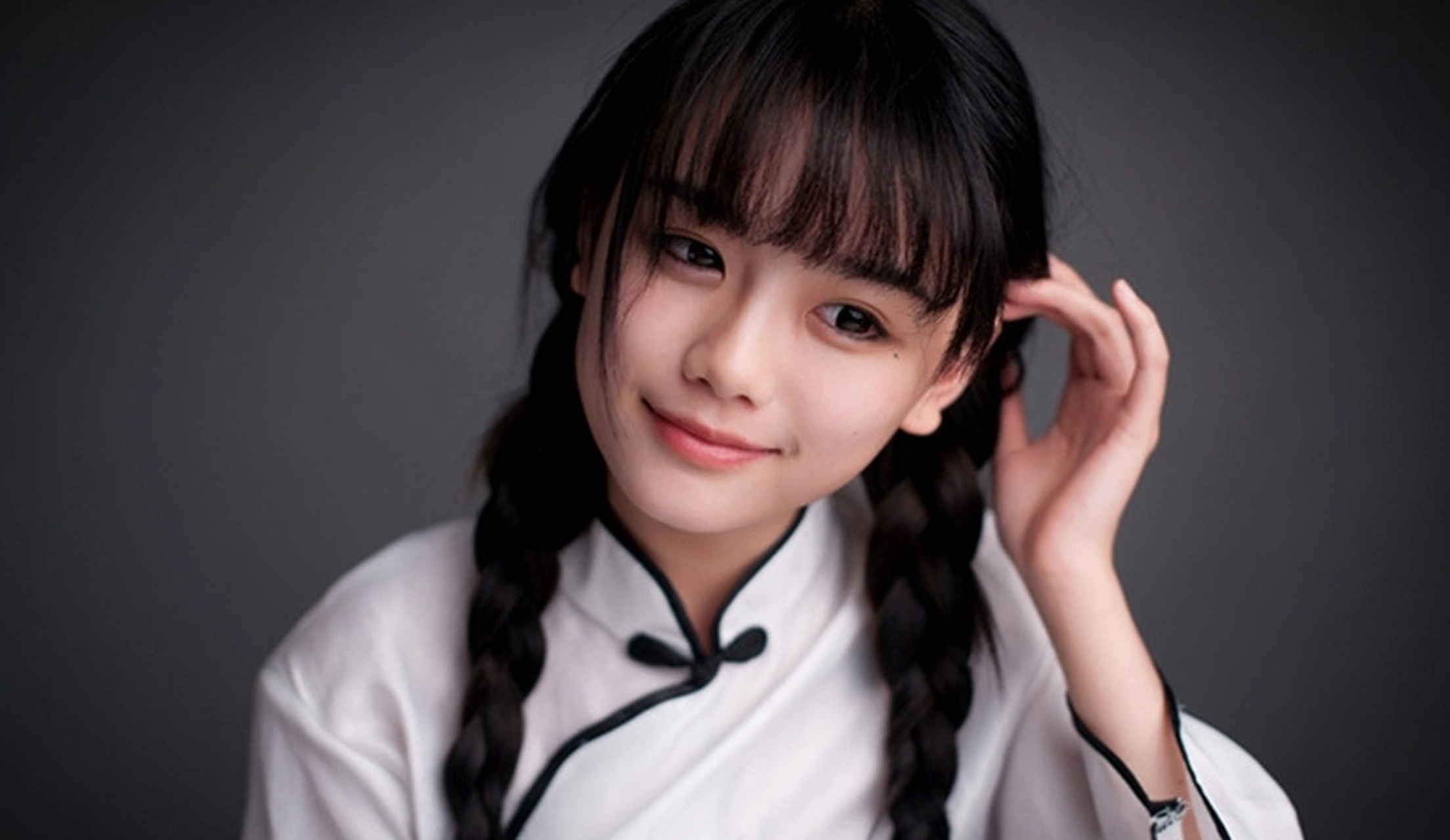 这个消息让许多粉丝感到意外,但也为南笙的私生活保留了一份宁静和