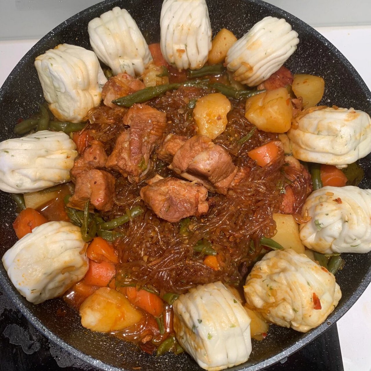 家常排骨炖菜:简单又美味  每次做这道排骨炖菜,都能省下在外餐鼓的