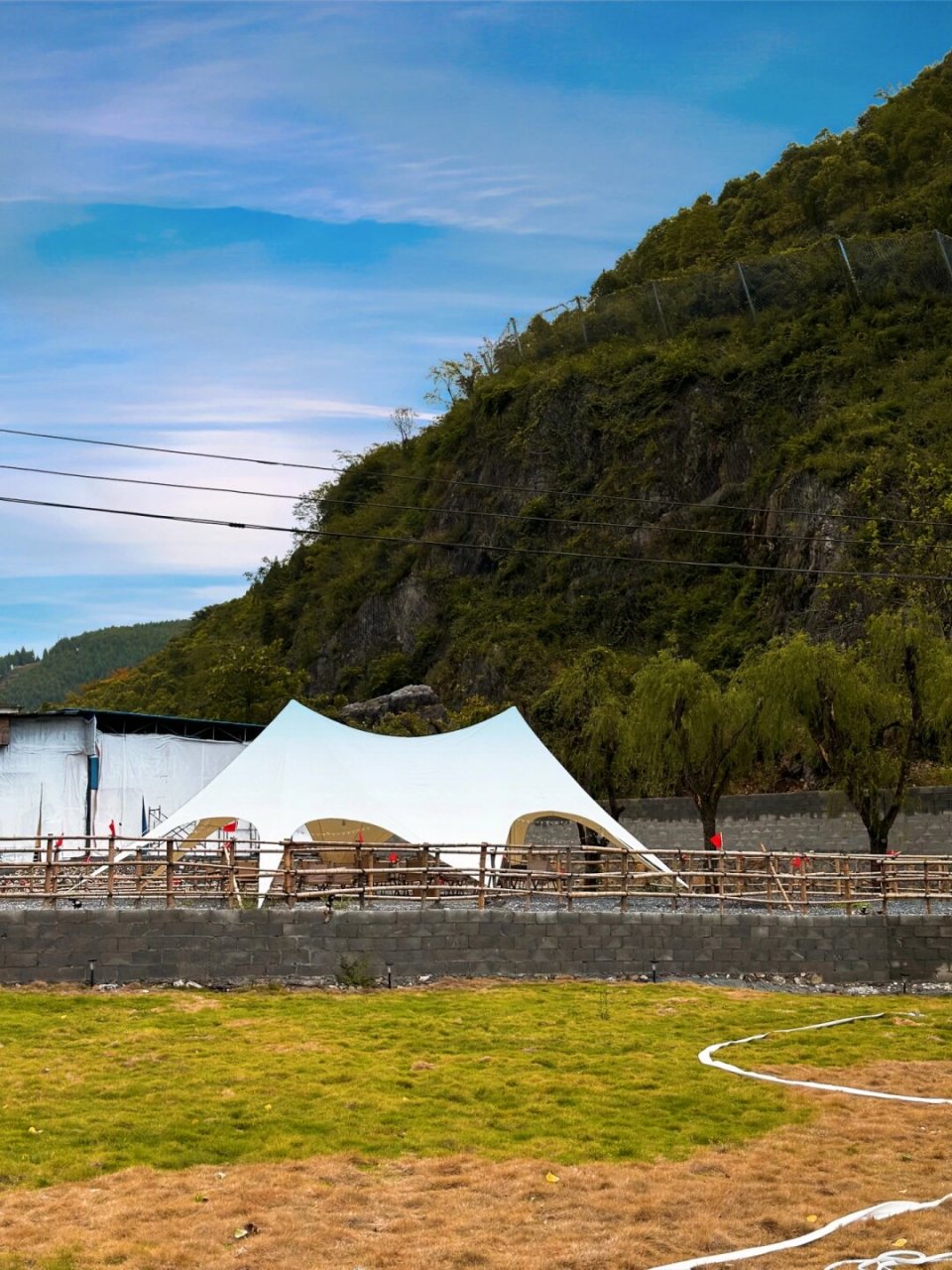 贵州旅游|感受一下桐梓的夜郎水寨风情  假期时,我携家人就近游玩