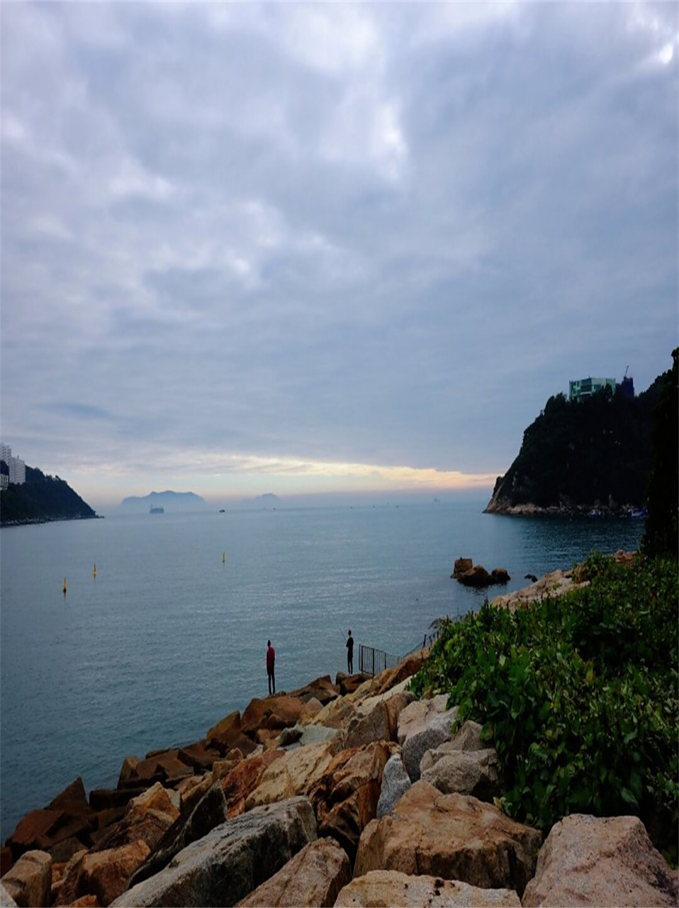 赤柱半岛位于香港岛的南端,这里拥有独特的自然风光和历史文化遗产.