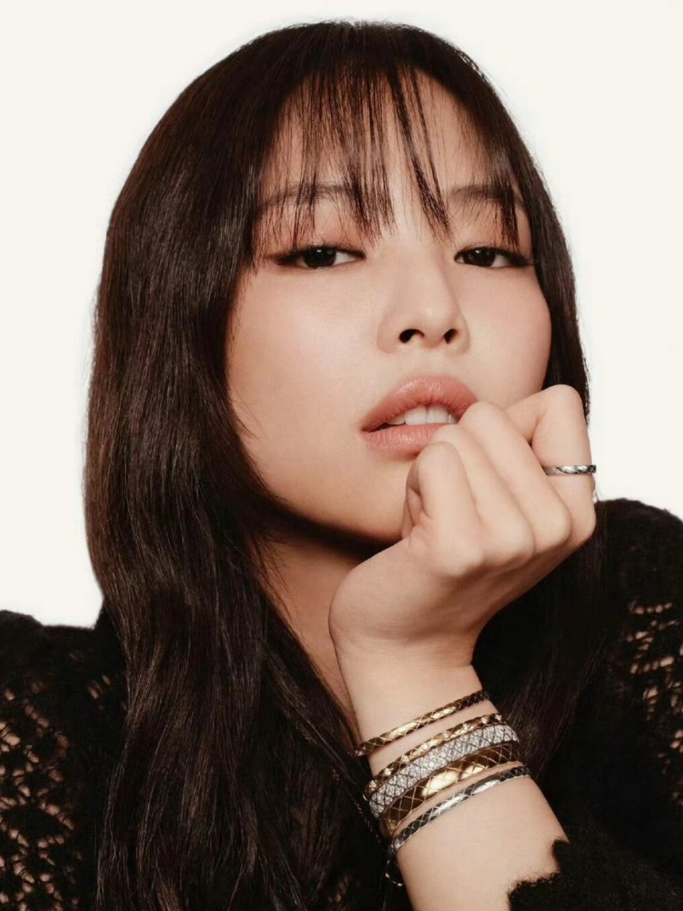 jennie 香奈儿coco crush全新广告大片  最近为香奈儿coco crush拍摄