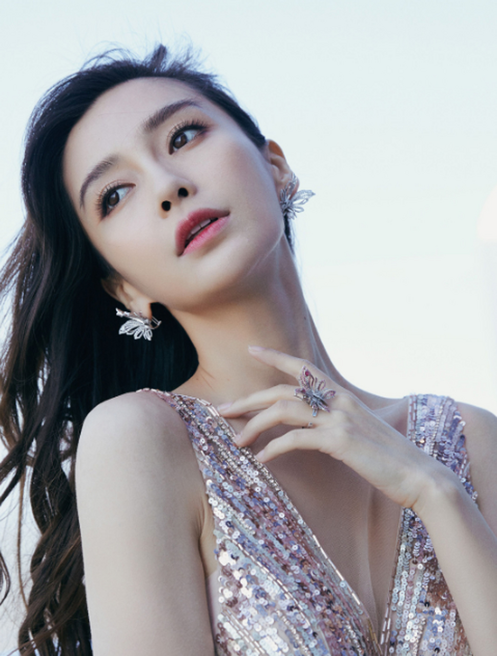 网传angelababy背靠大金主今年的4月份能靠着浪姐复出啦!