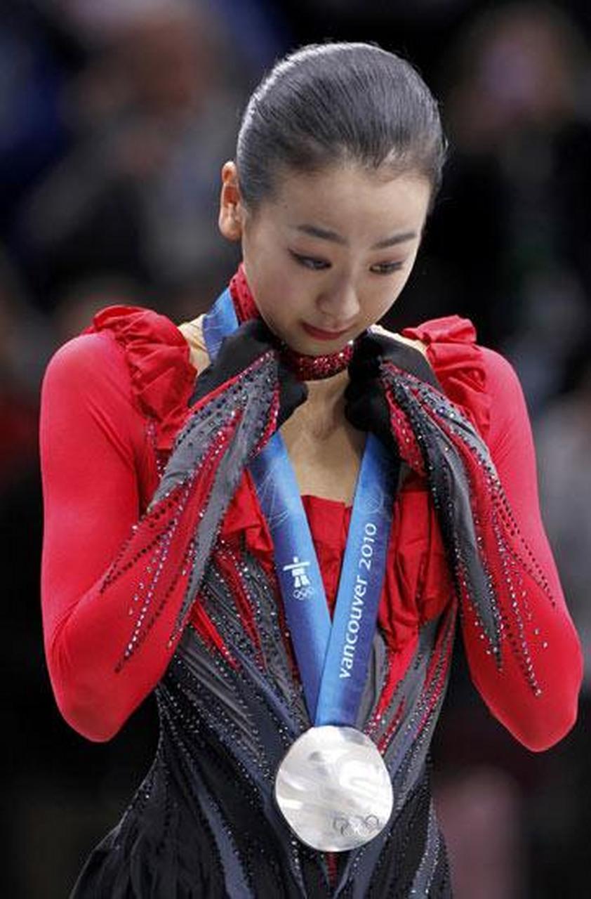 美丽动人的日本花滑女神浅田真央,多次夺得世界女子花样滑冰冠军,直到
