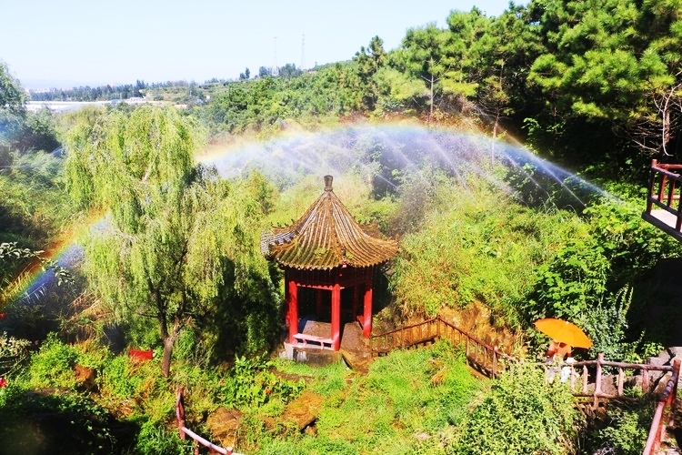 临沂雪山彩虹谷图片