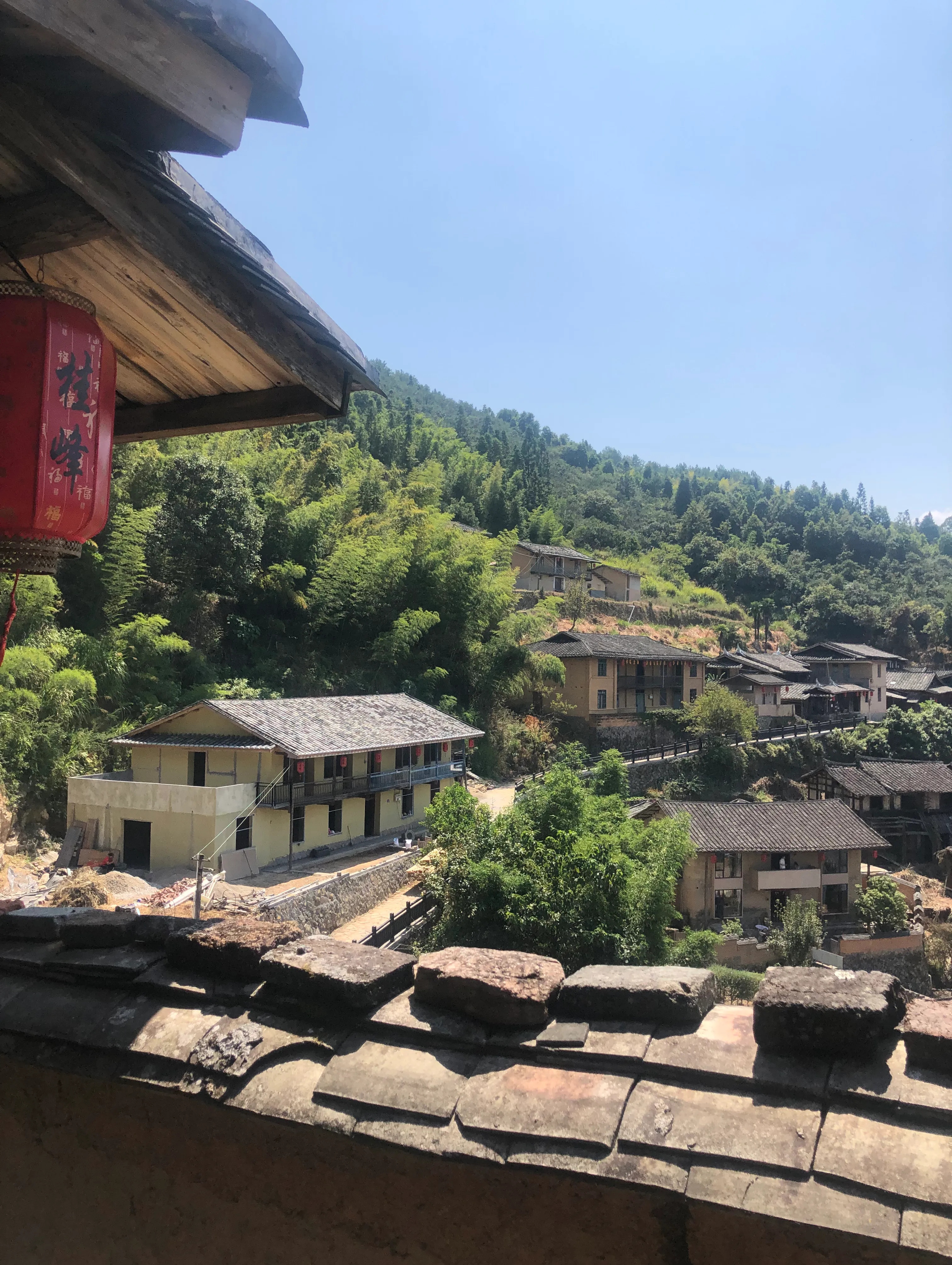 高铁上,一位二十多岁的年轻人的消费让我汗颜了