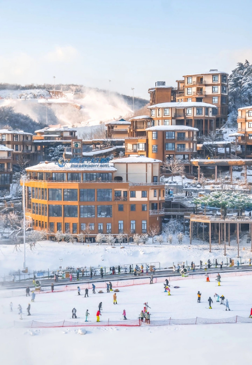 云上草原雪场图片